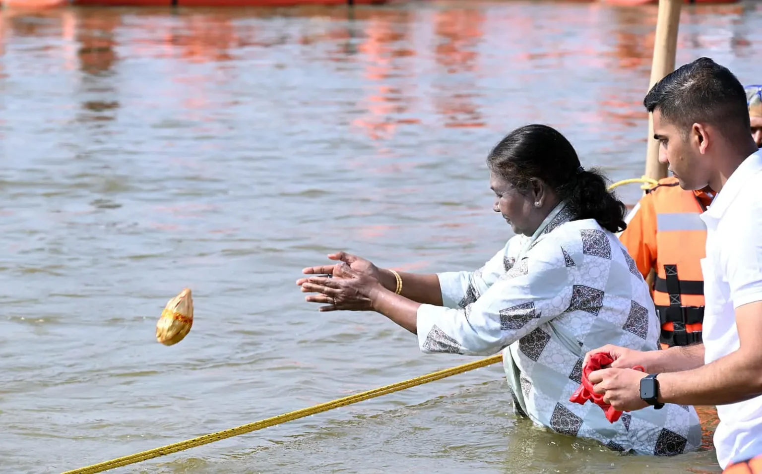 President Droupadi Murmu Takes Holy Dip at Maha Kumbh 2025