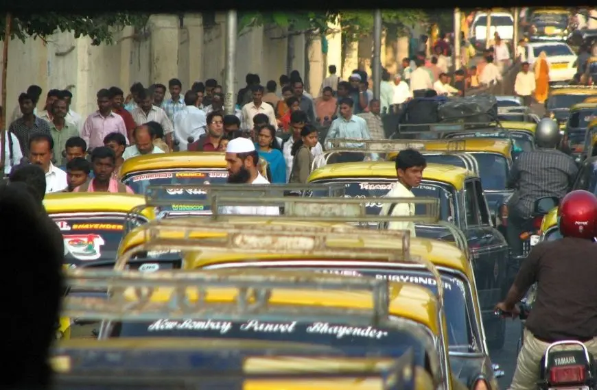 मुंबई में इलेक्ट्रिक वाहनों पर 6% चार्ज: नया नियम, नई चुनौतियां!