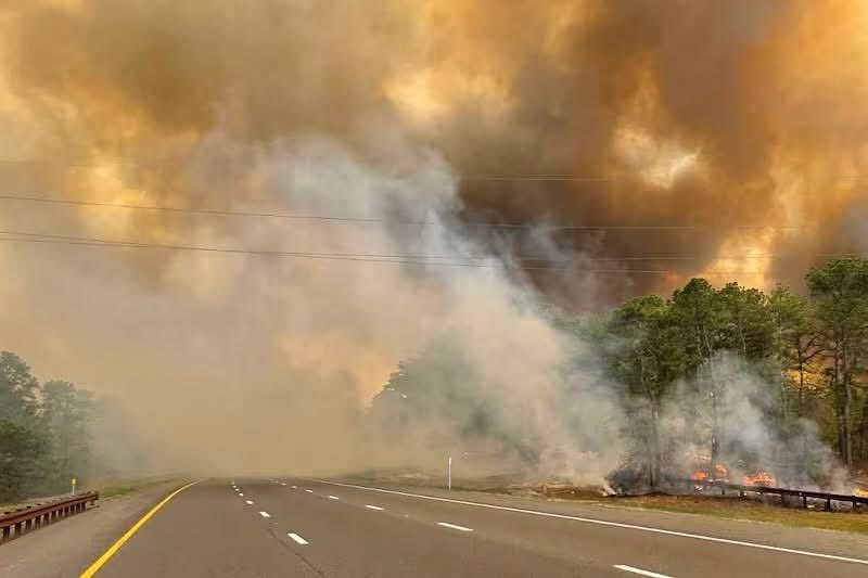 New Jersey Wildfire Turns Into Nightmare Thousands Told to Run