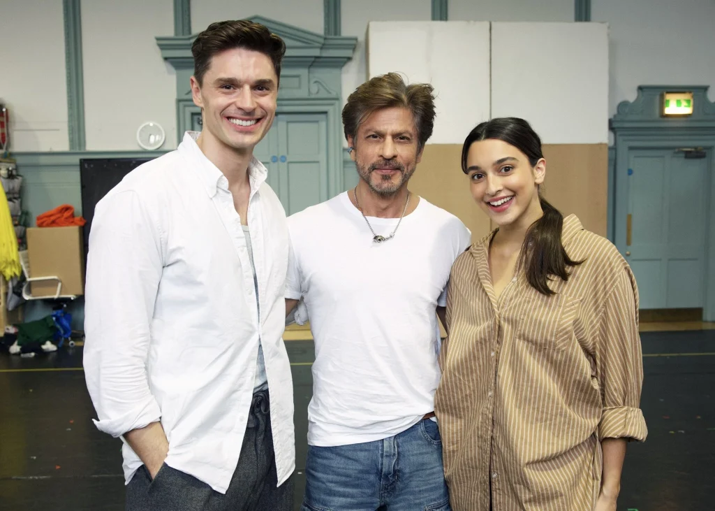 Shah Rukh Khan Visits Aditya Chopra’s Come Fall in Love – The DDLJ Musical Rehearsals in London
