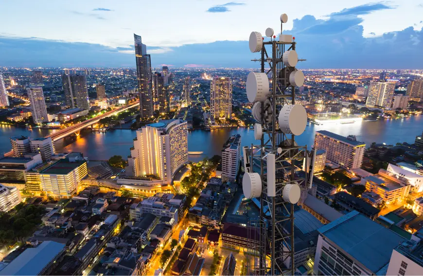 Digital Infrastructure: Data Centres, Networks, and the Hidden Internet Backbone of Megacities