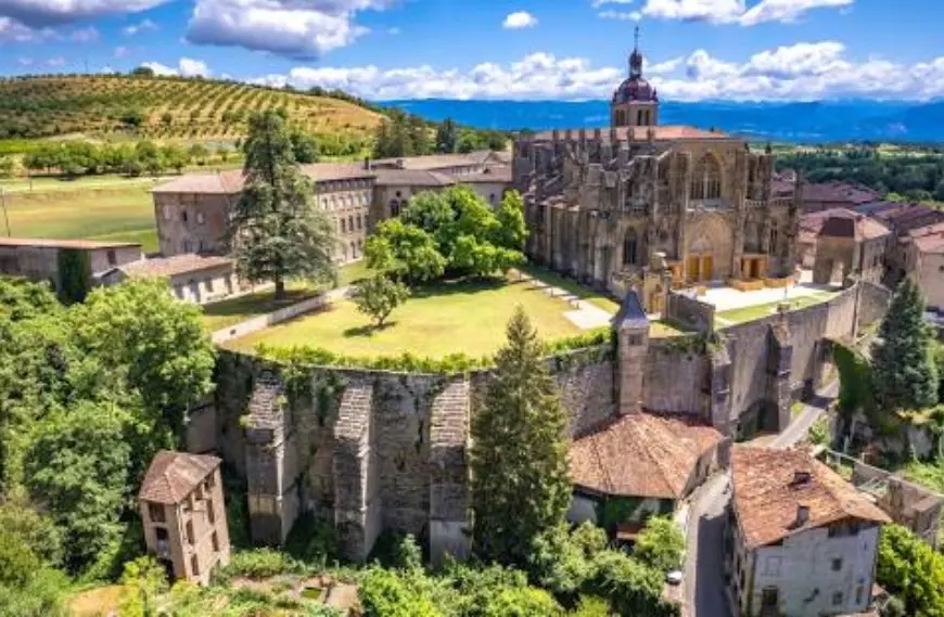 France’s Hidden Gem: The Timeless Charm of Saint-Antoine-l’Abbaye
