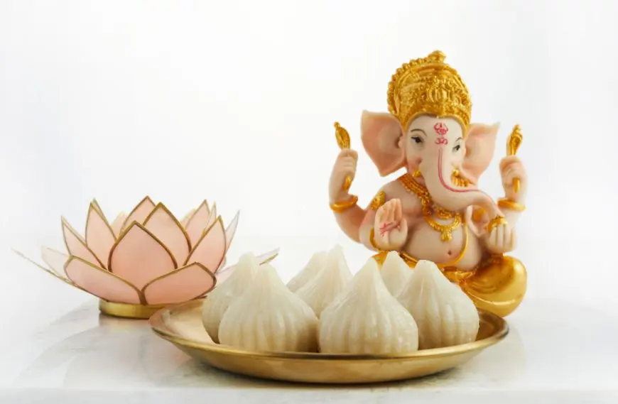 गणेश जी को मोदक क्यों प्रिय हैं? परंपरा, विज्ञान और आज के कारण