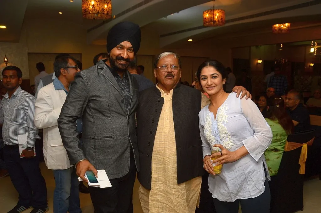 Arvind Vekaria with Roshan Sodhi and Neha Mehta