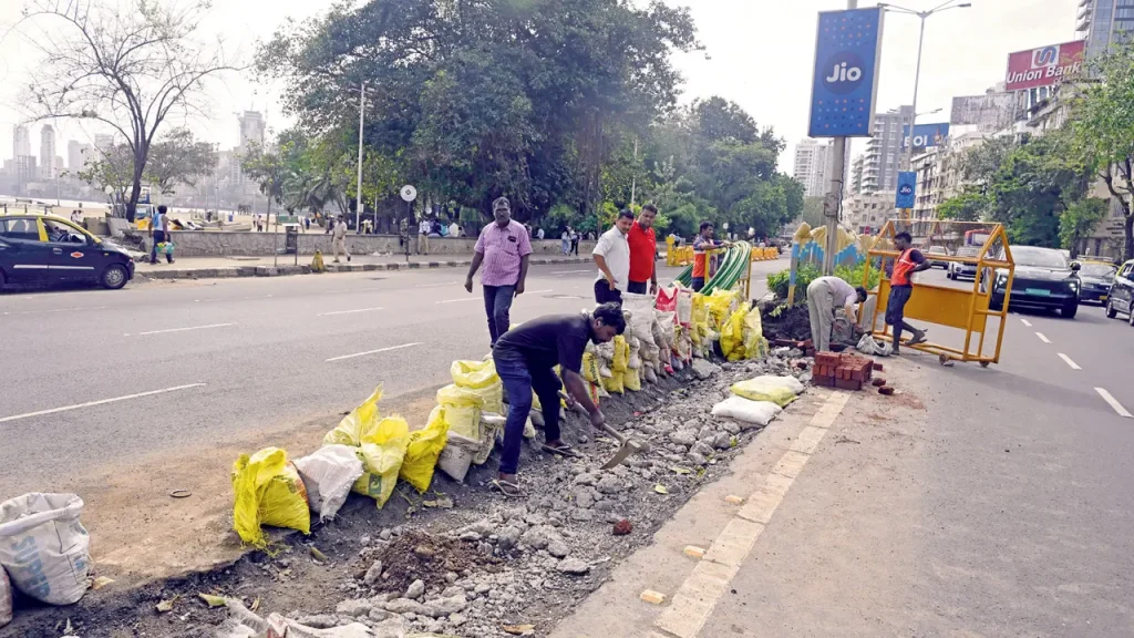 BMC to remove divider again for Anant Chaturdashi crowd management ahead of Ganpati