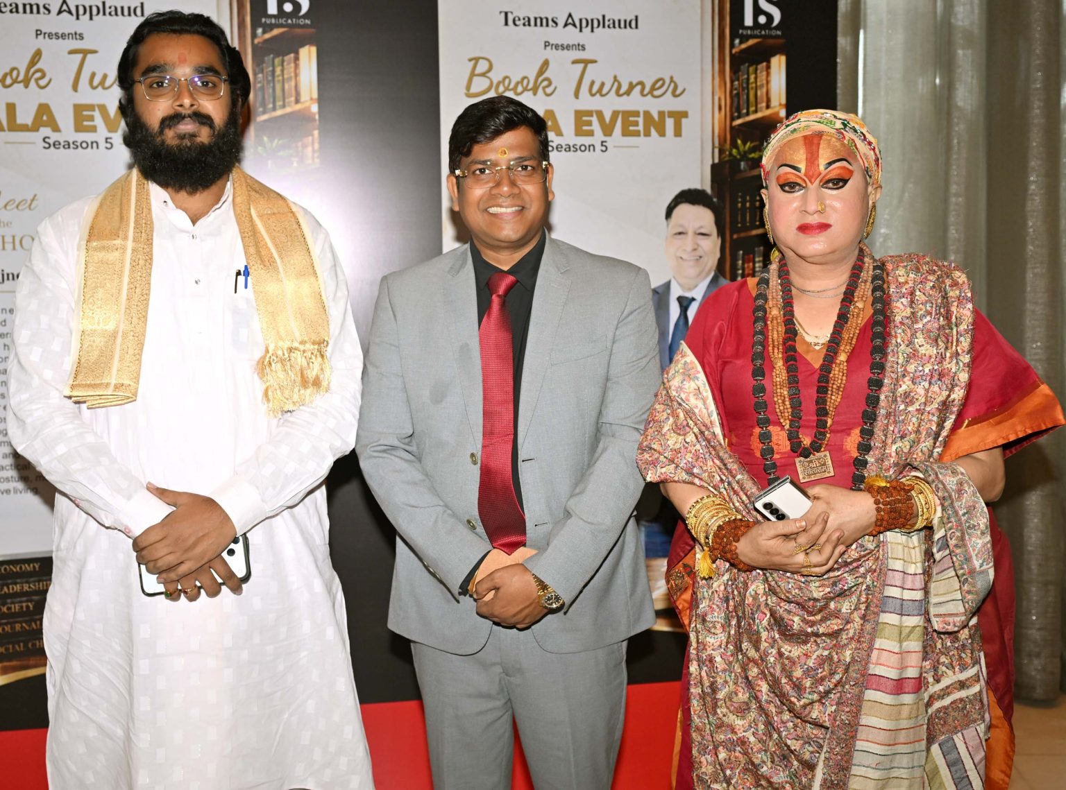 From Book to Practice: Dr Rajneesh Kant Introduces Chiropractic Care in Mumbai Chetan Bhagat launches Dr Rajneesh Kant’s book Chiropractor & Physiotherapist in Mumbai.