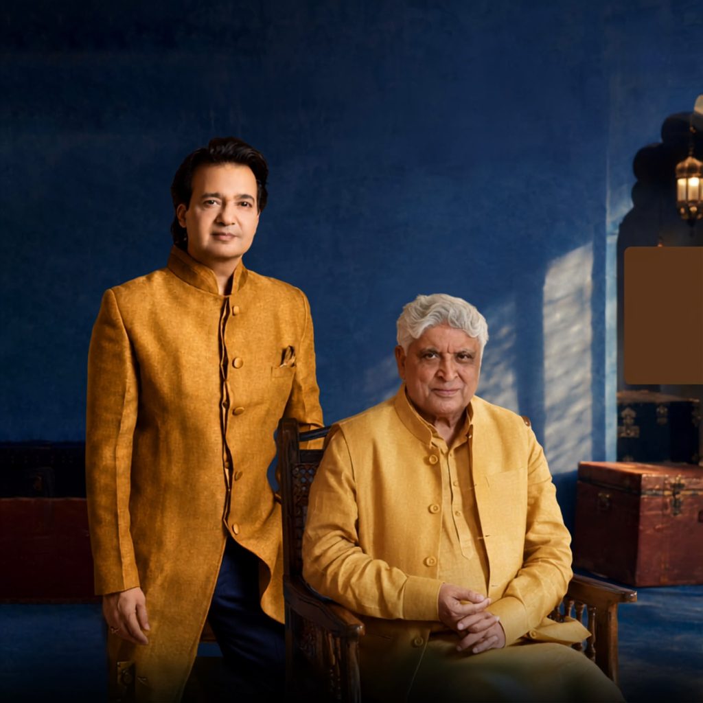 Javed Akhtar and Mohammed Vakil during the launch of the ghazal 'Bazahir Kya Hai'